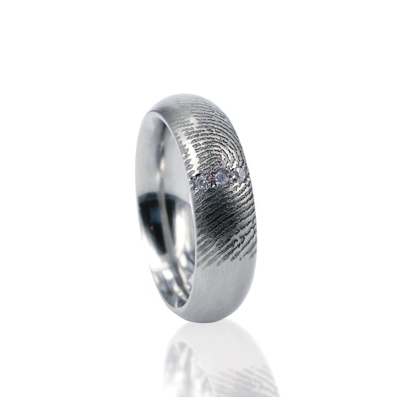 Bague empreinte digitale - en titane avec 3 zircons sertis