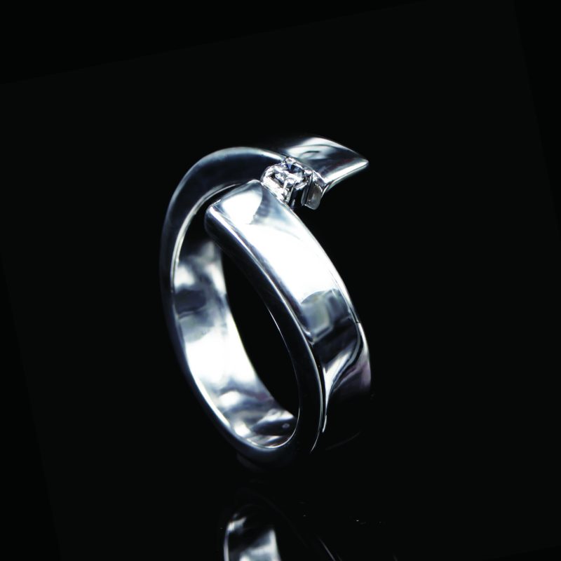 Bague Axis Twisted - avec chambre axiale fermée et zirconium - argent sterling