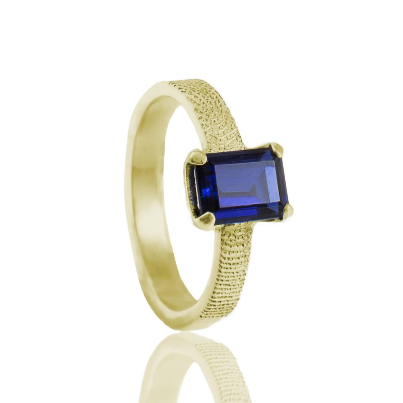 Bague empreinte digitale - avec saphir synthétique rectangulaire | Or