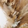 Couronne funéraire - de fleurs séchées dans des tons naturels
