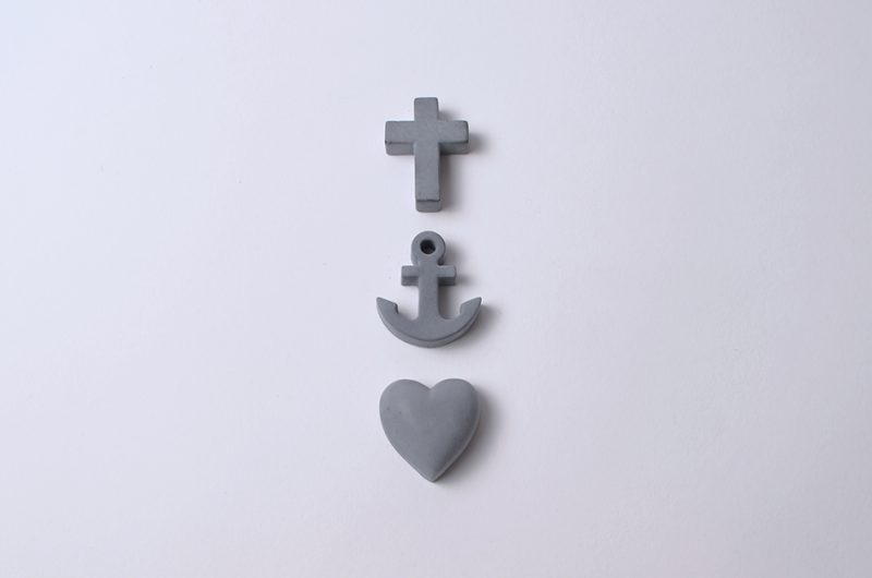 Boîte de confort pierre commémorative petite - Foi Espérance et Amour | gris | Mélange de 3 pièces