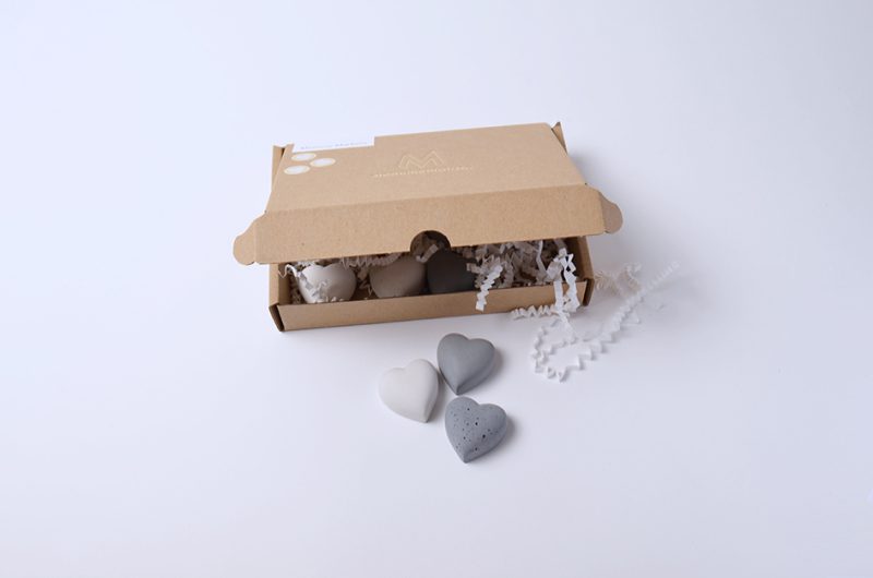 Boîte de confort pierre commémorative petite - Coeur | gris et blanc | Mélange de 12 pièces