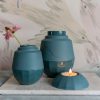 Mini urn – Keramische urn | medium 650 ml inclusief vaasje en waxinelichthouder | diverse kleuren - donkergroen