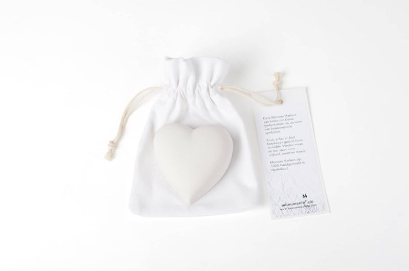 Pierre commémorative médium - Coeur | blanc (copie)
