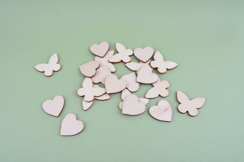 Comfort Box Memory Markers - Bois | Mélange de papillons et de coeurs 20 pièces