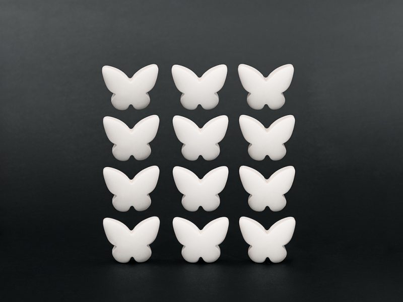 Boîte de confort pierre commémorative petite - Papillon | blanc | Mélange de 12 pièces